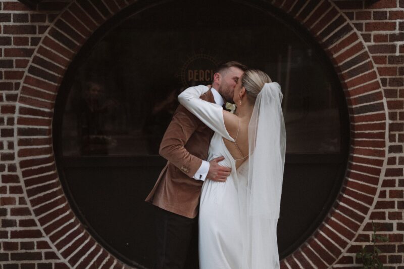 1-dublin-city-wedding-modern-couple